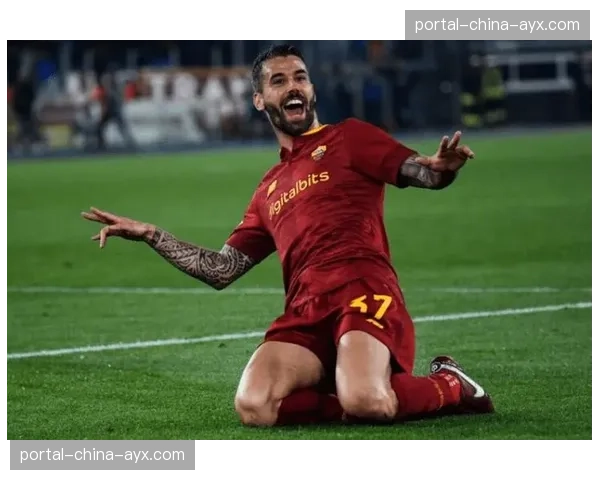 罗马官方宣布，球队后卫斯皮纳佐拉训练中肌肉拉伤，预计缺阵三周