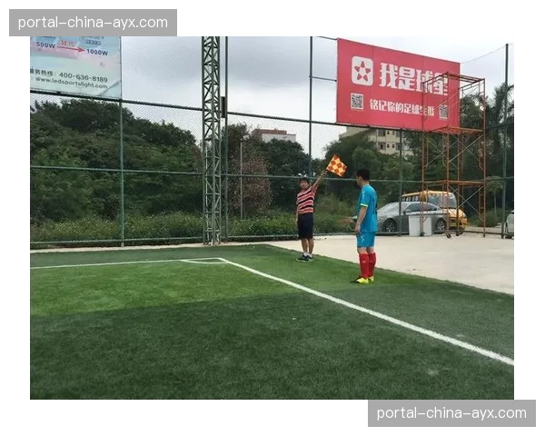 法国足协启动裁判季前培训:针对2026-27赛季边路身体对抗判罚尺度进行统一 法国足协启动裁判季前培训:针对2026-27赛季边路身体对抗判罚尺度进行统一